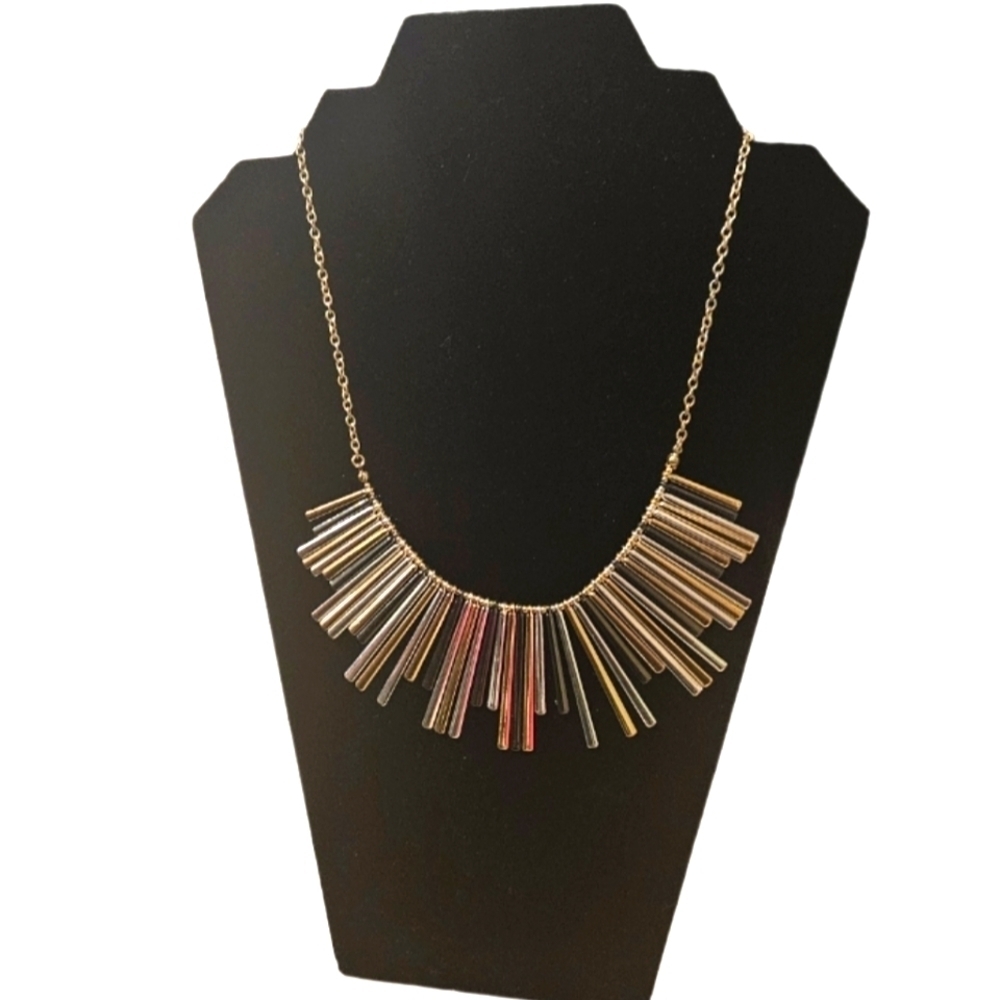 LIZ CLAIBORNE Fashion Costume Jewelry Silver/Gold/Gunmetal Necklace.